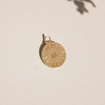 Médaille initiale dorée 15...