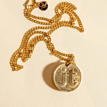 Collier "JT" or 14 carats -...