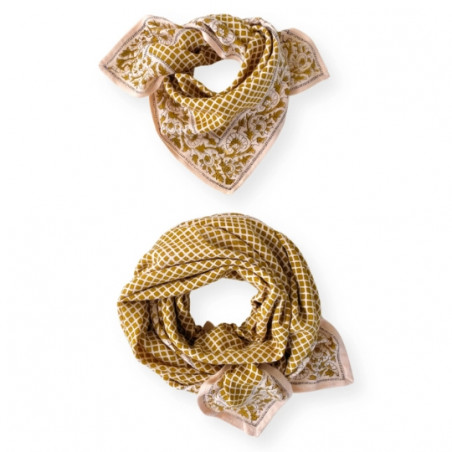 Foulard, APACHES