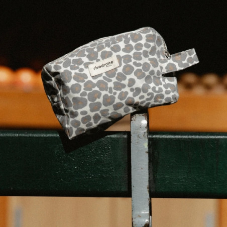 Trousse de toilette, Rive Droite