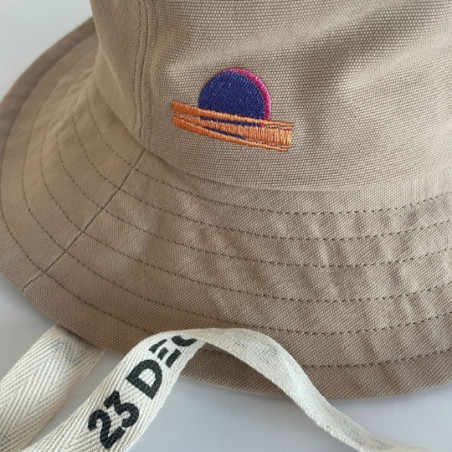 Chapeau, 23 degres