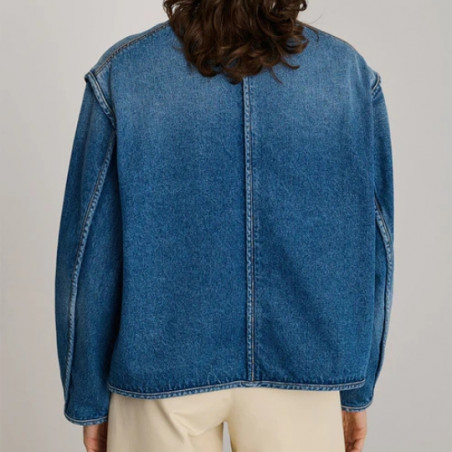 Veste, Soeur