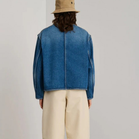 Veste, Soeur