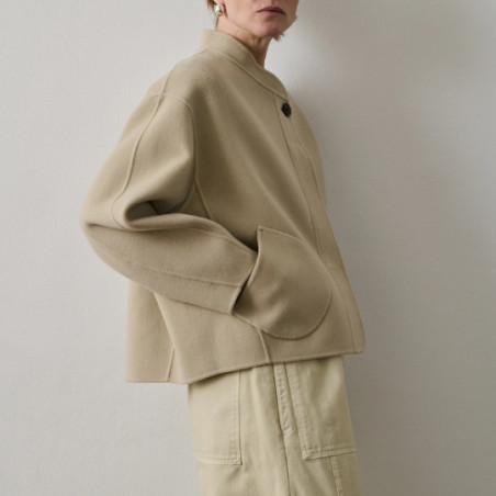 Manteau, Soeur