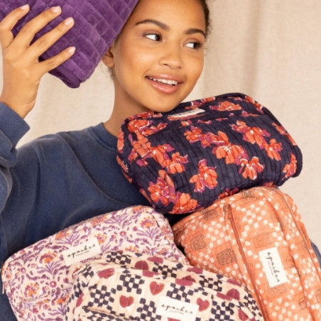 Trousse de toilette, APACHES