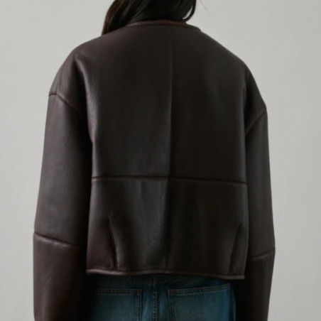 Manteau, Soeur