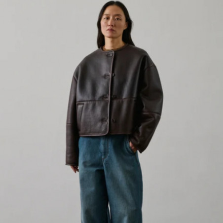 Manteau, Soeur