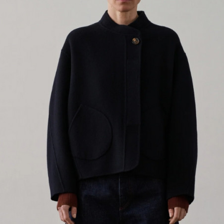 Manteau, Soeur