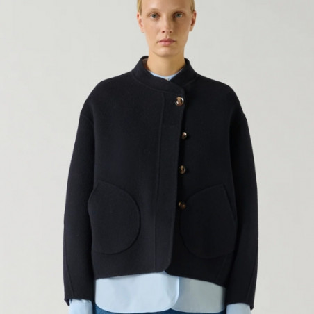 Manteau, Soeur