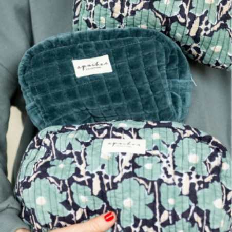 Trousse de toilette, APACHES