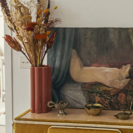 Vase, THE SOCIALITE FAMILY