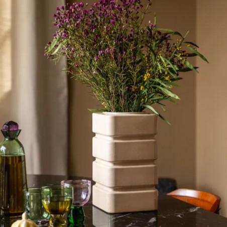 Vase, THE SOCIALITE FAMILY