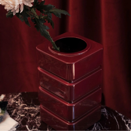 Vase, THE SOCIALITE FAMILY