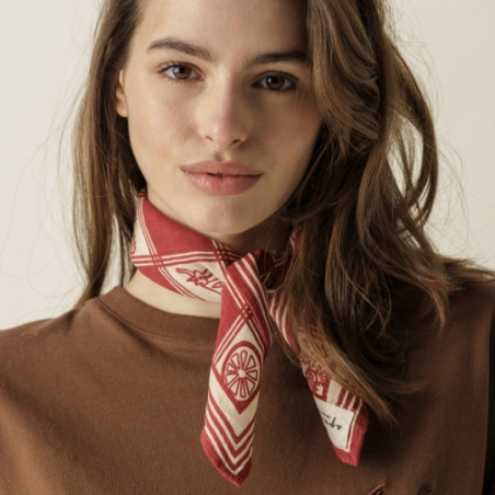 Foulard, APACHES