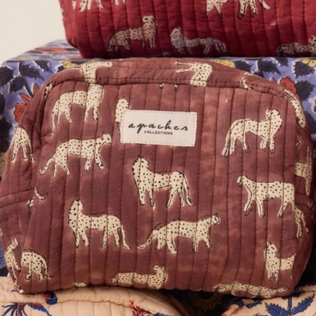 Trousse de toilette, APACHES