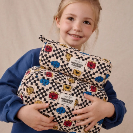 Trousse scolaire, APACHES