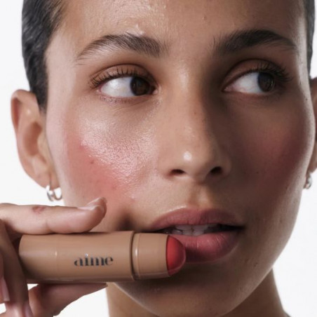Maquillage, AIME