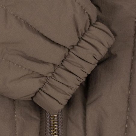 Veste, KONGES SLOJD APS